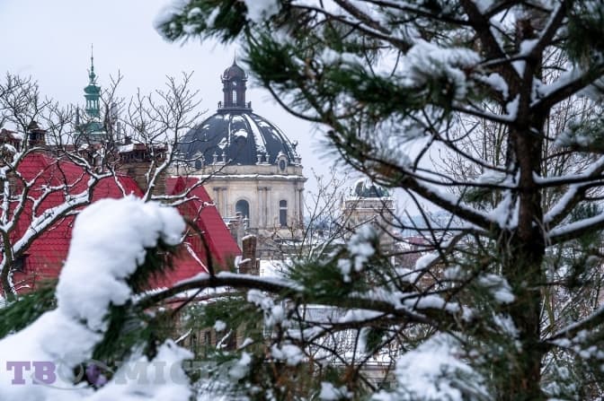 Засніжені вулиці Львова. Фоторепортаж