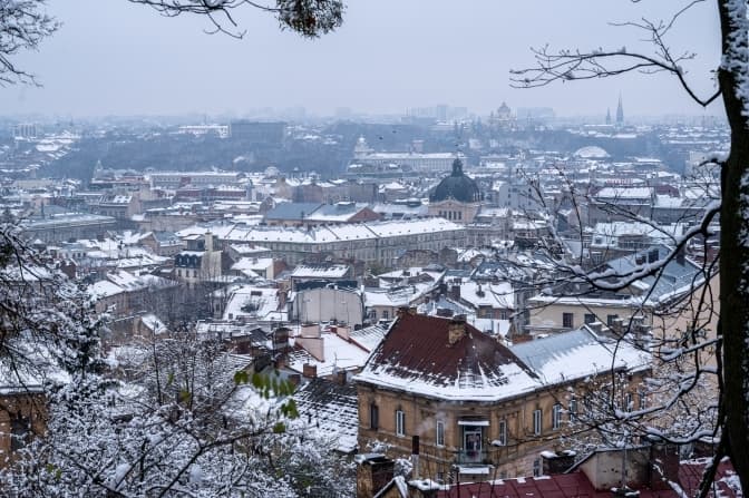 Унаслідок падіння вантажного ліфта у центрі Львова загинув чоловік