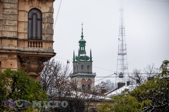 Львів’ян попереджають про погану видимість на дорогах через туман