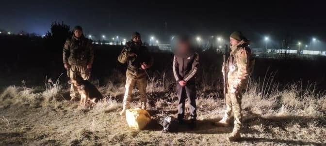 На Львівщині затримали порушників, які намагалися незаконно перетнути кордон