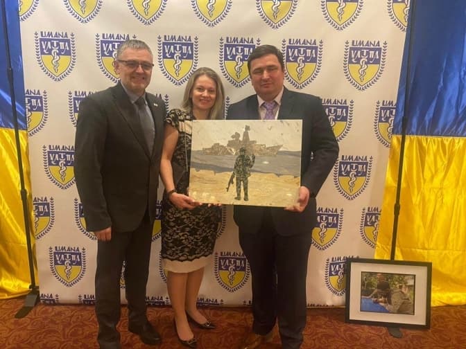 На благодійному аукціоні в Чикаго продали дві картини передані з Львівщини