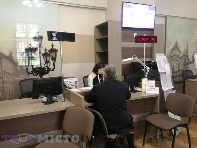 У ЦНАПі на площі Ринок встановили сервіс для людей із вадами слуху