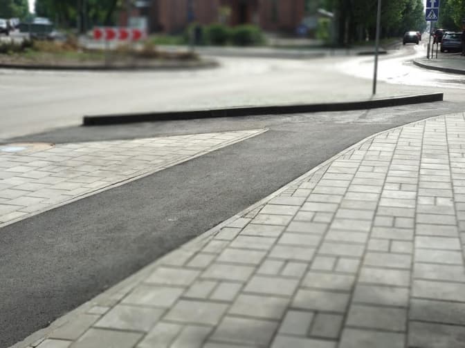 Фото дня: на вулиці Угорській у Львові облаштували велодоріжку