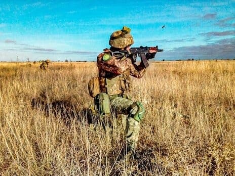 Пішли на фронт. Хто з львівських депутатів зараз воює