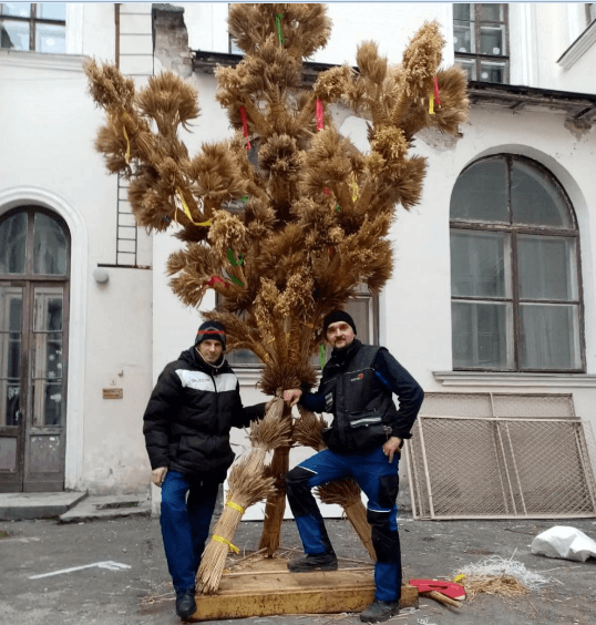 У Львові встановлять чотириметрового Дідуха