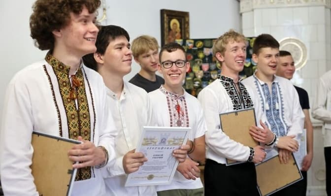 25 комунальних шкіл Львова увійшли в ТОП кращих в Україні за результатами НМТ