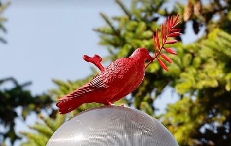 У Києві з'явилася п'ята скульптура Коломіни