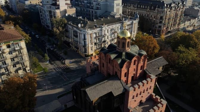 У «Золотих воротах» в Києві зробили ремонт