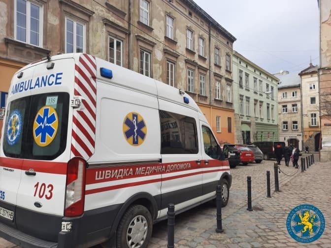 Боліли зуби й щелепа. Медики на Львівщині реанімували пацієнтку з інфарктом міокарда