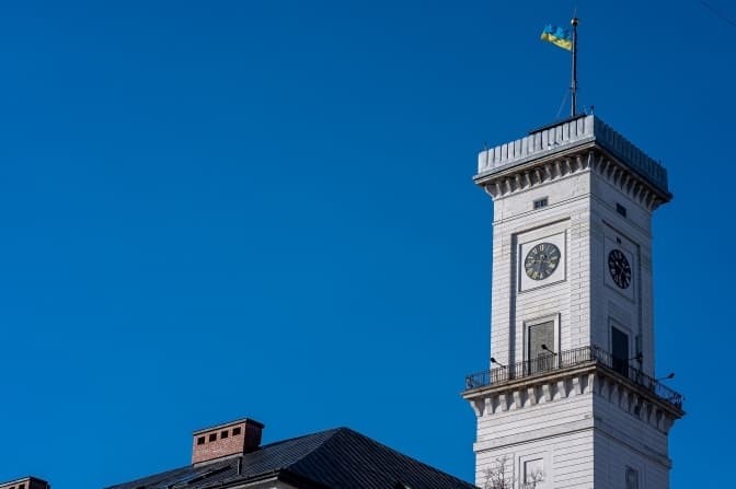 Які зарплати у керівників дотованих комунальних підприємств Львова та що буде з Академією друкарства. Підсумки доби