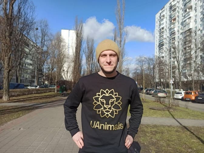 Киянин пробіг півмарафон, щоб підтримати собак-рятувальників із загону «Антарес»