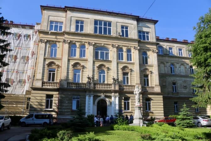 Завершити ремонт у пологовому відділенні Львівської обллікарні мають до кінця року