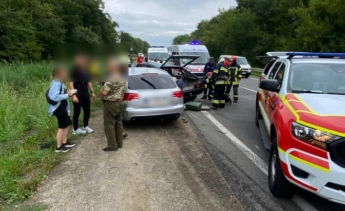 Через ДТП з потерпілими на трасі Київ — Чоп ускладнений рух