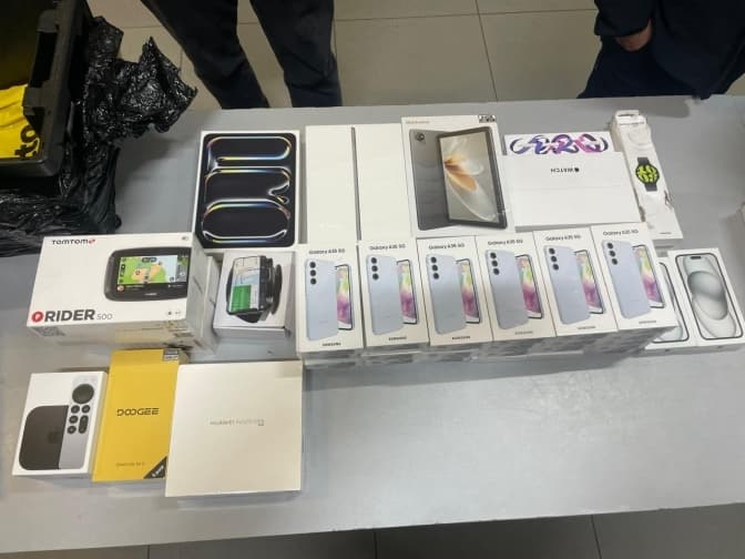 Мешканець Львівщини намагався ввезти контрабанду смартфонів