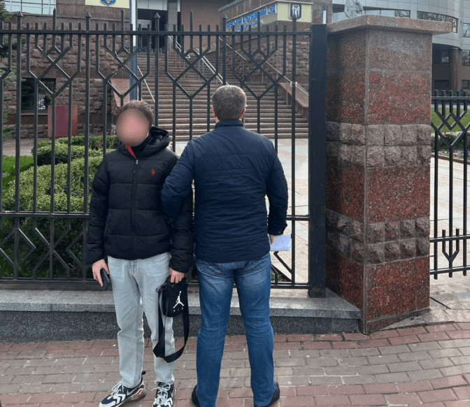 В залі суду взяли під варту одного з організаторів скандальних вечірок у Києві