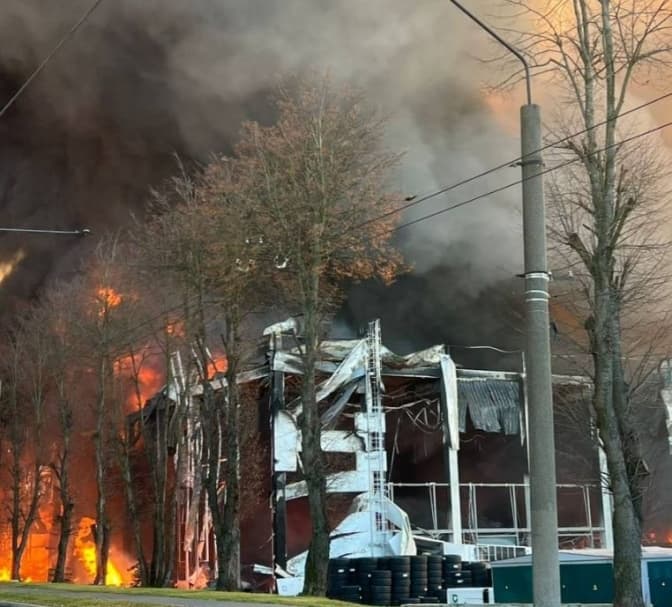 У Львові повідомили про наслідки ранкової атаки: пошкоджено енергооб’єкт та цивільні будівлі