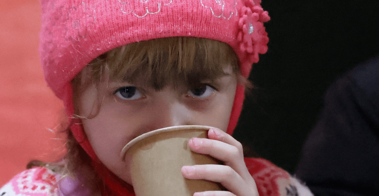 В одному з районів Києва люди зігріваються у палатках ДСНС / Фото: Ян Доброносов