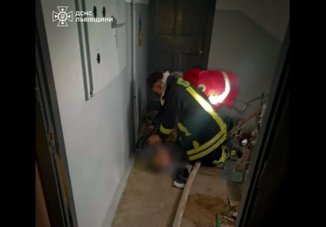 Чоловік загинув під час пожежі у багатоповерхівці на Львівщині