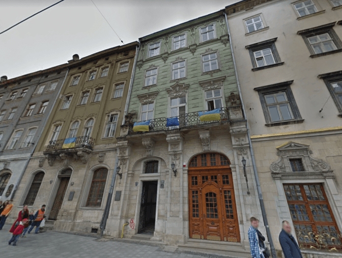 Львів продає три поверхи у пам'ятці на площі Ринок усього за чотири мільйони гривень