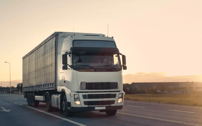 На Львівщині п'яний водій вантажівки погрожував патрульним гранатою