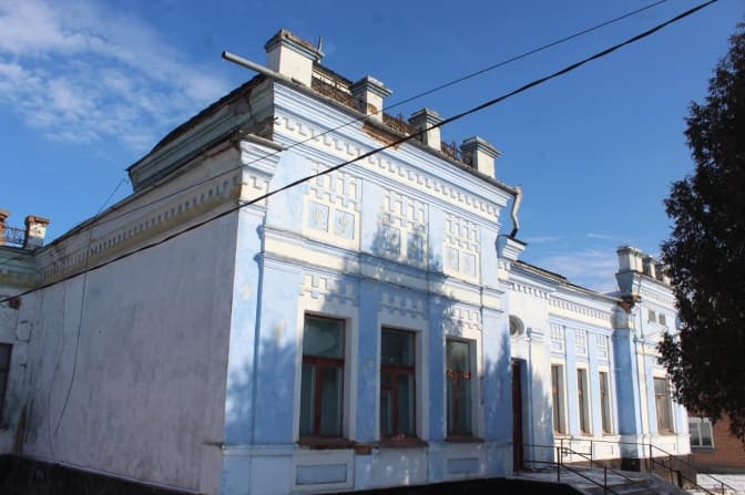 Львів’янка викупила будівлю палацу на Хмельниччині та планує її відновити