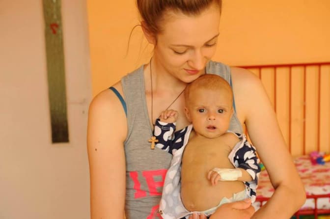 Львів’ян просять допомогти 6-місячній дівчинці з вадами розвитку