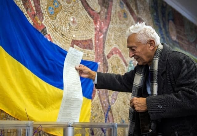 Вони йдуть, ми обираємо. Усе про вибори, списки партій та можливі квоти