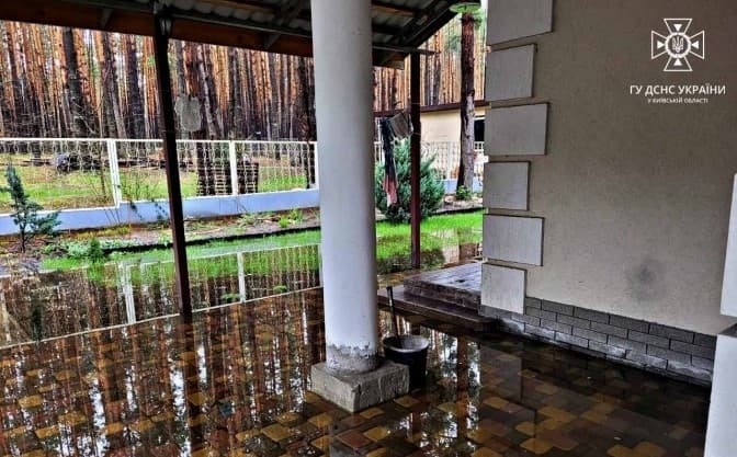 У Києві та області оголосили помаранчевий рівень небезпеки через підтоплення. Які райони під ризиком