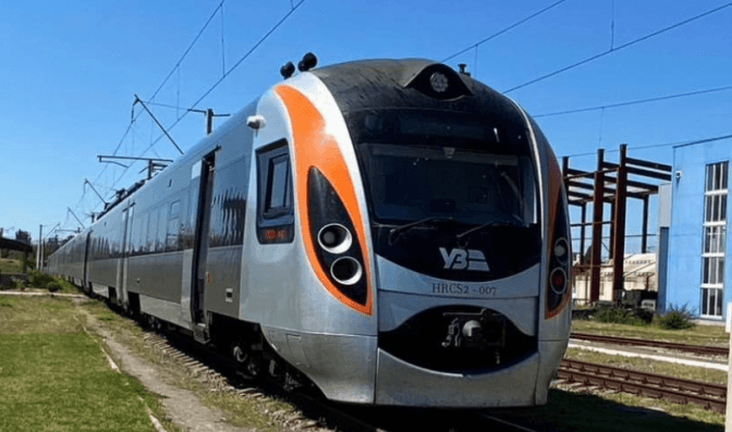 Пасажири, які через протести спізнились на поїзд в Перемишлі, можуть сісти на інші рейси