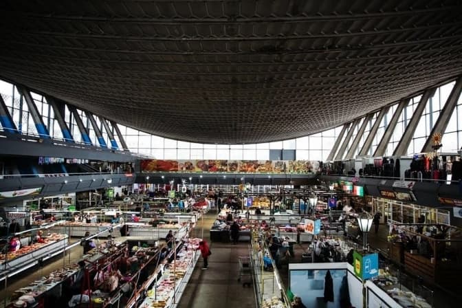 На кожному поверсі різний простір. Як може виглядати оновлений Житній ринок у Києві