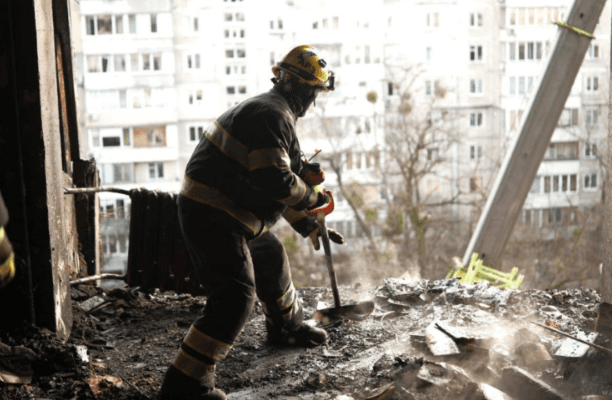 Кількість загиблих через російську атаку у Києві зросла до семи — Кличко