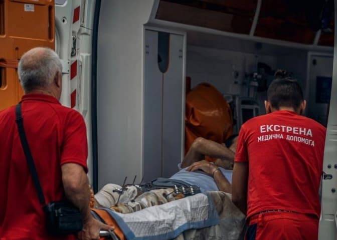 Поранених українців уперше транспортують спеціалізованим евакуаційним автобусом до Львова