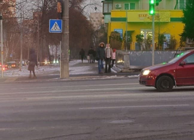 На вулиці Гетьмана з’явився наземний перехід із світлофорами