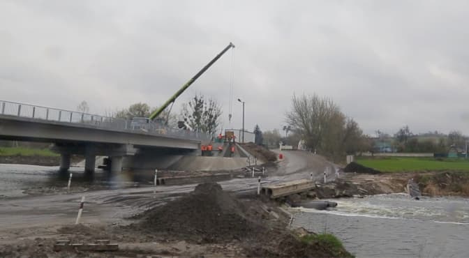 На Київщині відбудовують 50-метровий міст у Фастівському районі