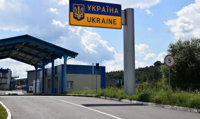 Чи є вакансії на львівській митниці та яка середня зарплата