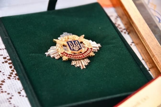 Міністр оборони нагородив бійця зі Львівщини відзнакою «За зразкову службу»