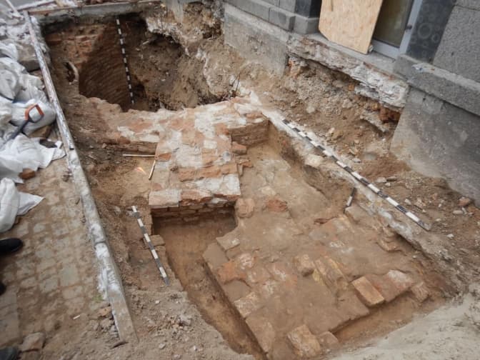 Київський ресторан відкрив для огляду під склом мури 17-18 століть