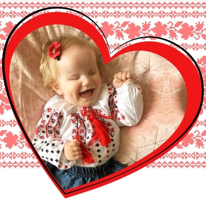 У Львові збирають кошти на лікування незрячої Анни-Марічки