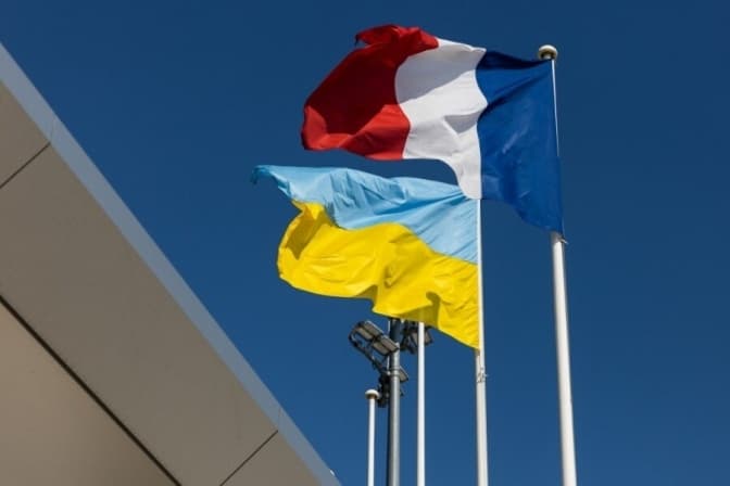 Франція відправить в Україну понад 1000 тонн гуманітарного вантажу