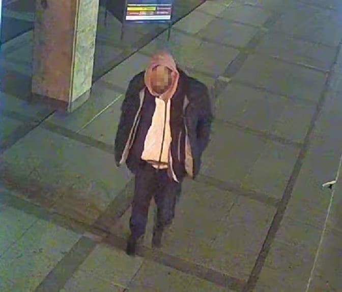 Фото чоловіка, що може бути причетним до підпалу церкви / Поліція Львівської області