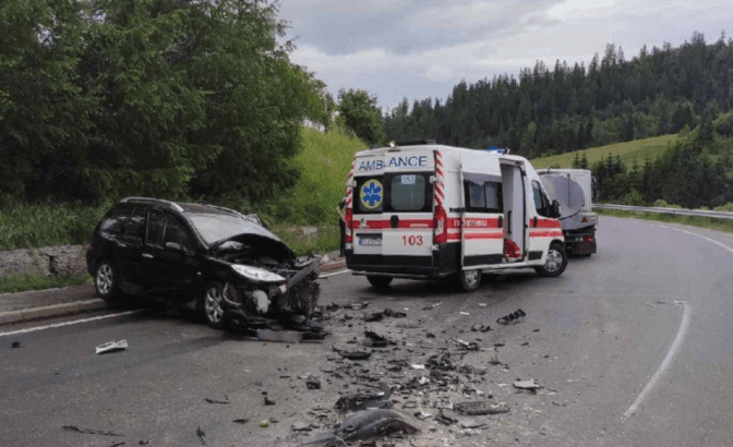 На Львівщині ускладнений рух через ДТП з потерпілими