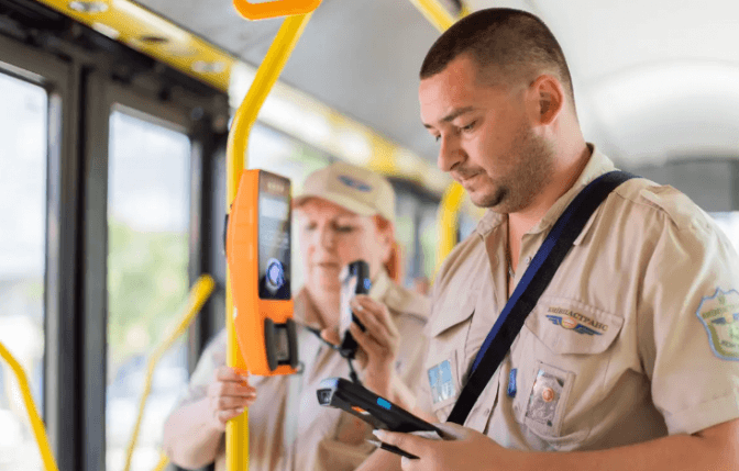 Київські контролери мають штрафувати щонайменше двох безбілетників за зміну, — документи