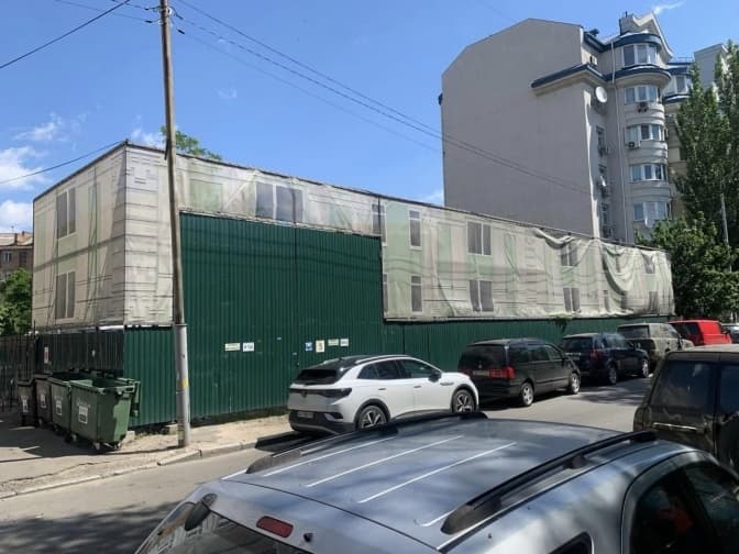 Лісопильню Сніжка на Подолі майже повністю розібрали