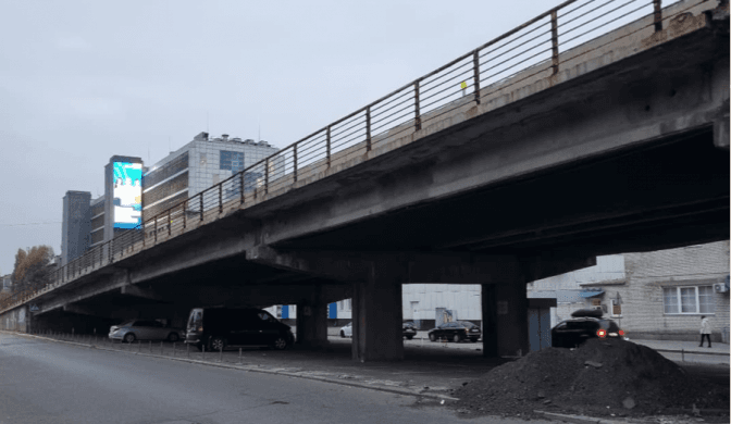 У Києві обмежать рух шляхопроводом на вулиці Новокостянтинівській