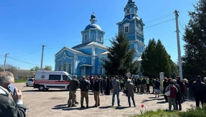 Віряни ПЦУ вигнали московських попів із Свято-Михайлівського храму у Боярці