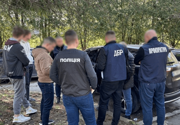 Держслужбовця Львівщини затримали на хабарі