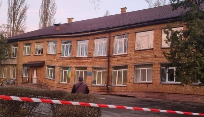 Поліція Києва виявила розкрадання на облаштуванні укриття в дитсадку, де просіла стіна