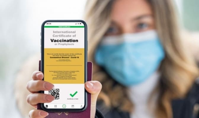 Угорщина першою з країн ЄС визнала українські паспорти вакцинації