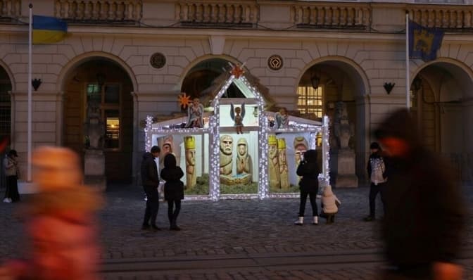 На площі Ринок завтра відкриють різдвяну шопку