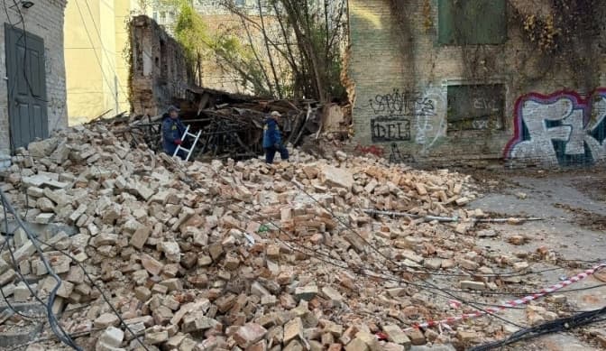 У центрі Києва розбирають флігель садиби Біляшівських